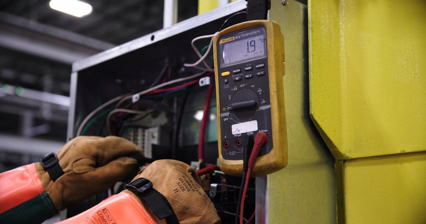 Partial discharge and tan delta test equipment category